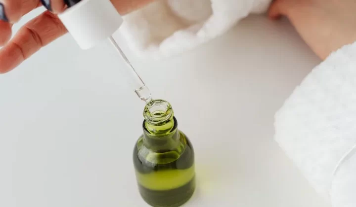 茶树油护肤示意图：Tea Tree Oil稀释用法与刺激风险
