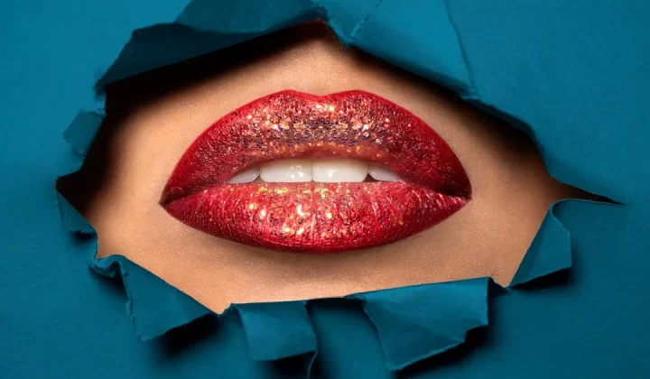 red lips photography