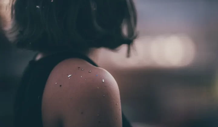 woman wearing black tank top